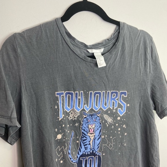 Womens graphic t shirt size medium - Picture 4 of 6